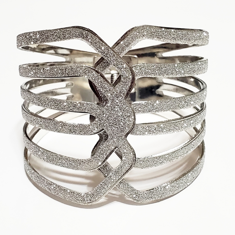 Bracelet Silver Glittery Spring Cuff - Picture 6 of 7